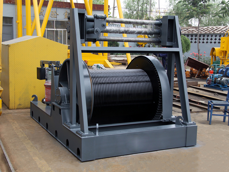 hydraulic winch with rope guide